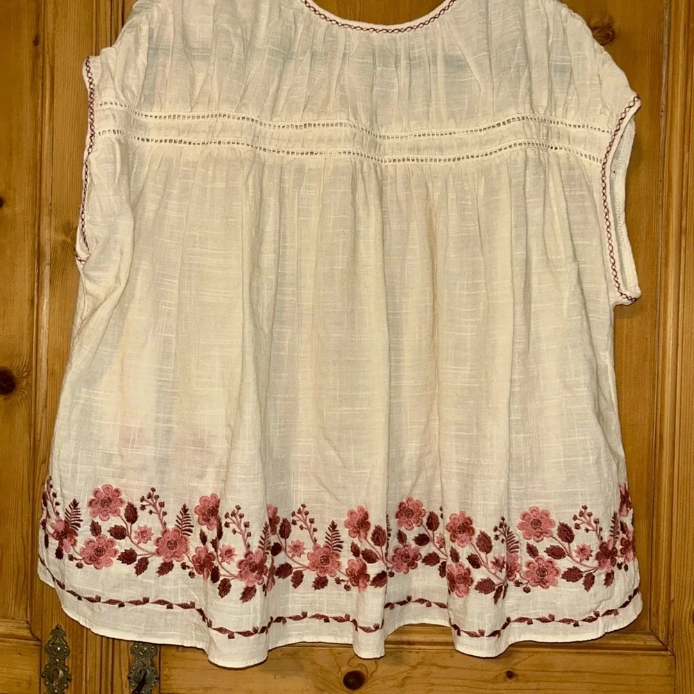 Max Studio Cream and Pink Embroidered Floral Blouse - Picture 2 of 7